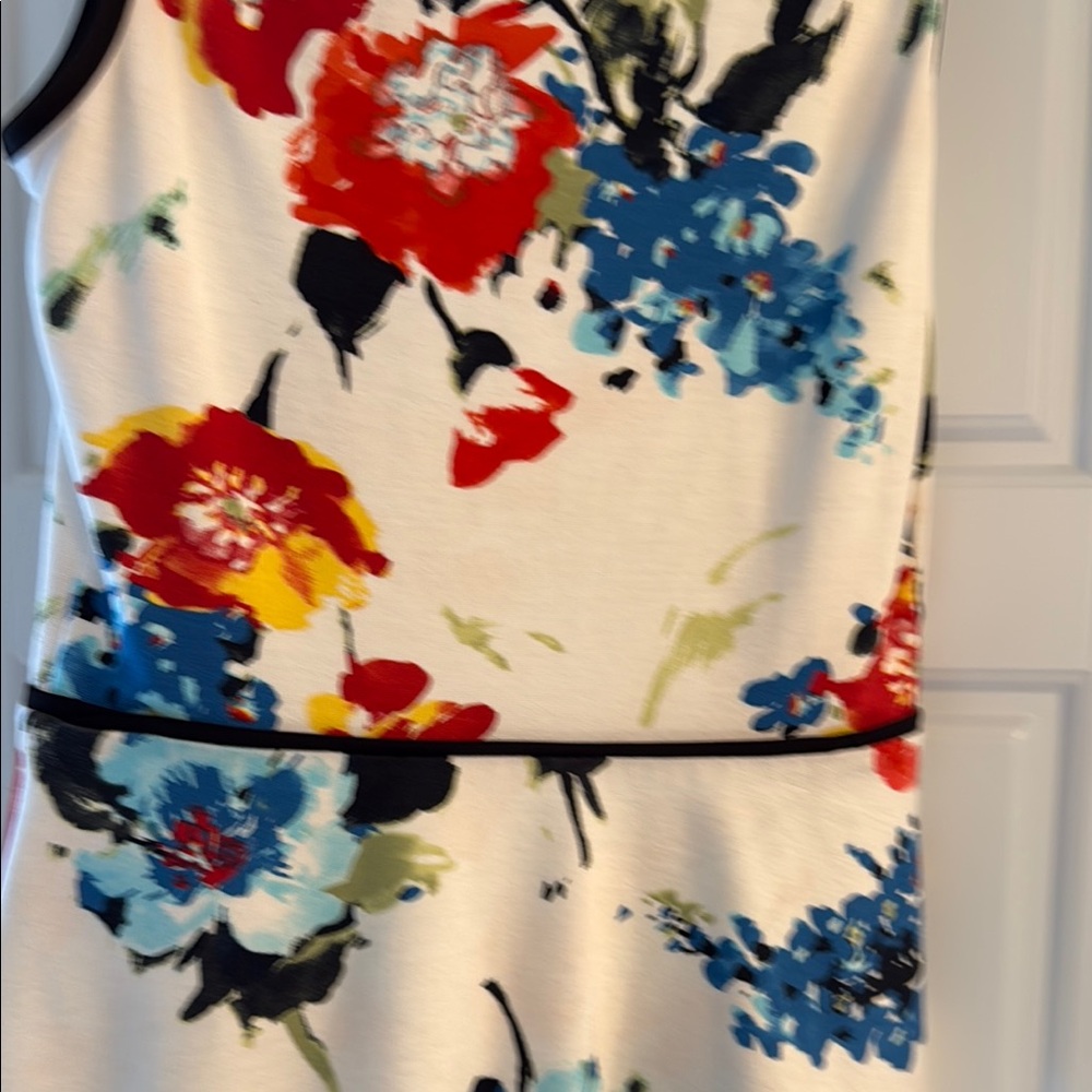 Floral Sleeveless Weston Wear top. Size small - Picture 5 of 7